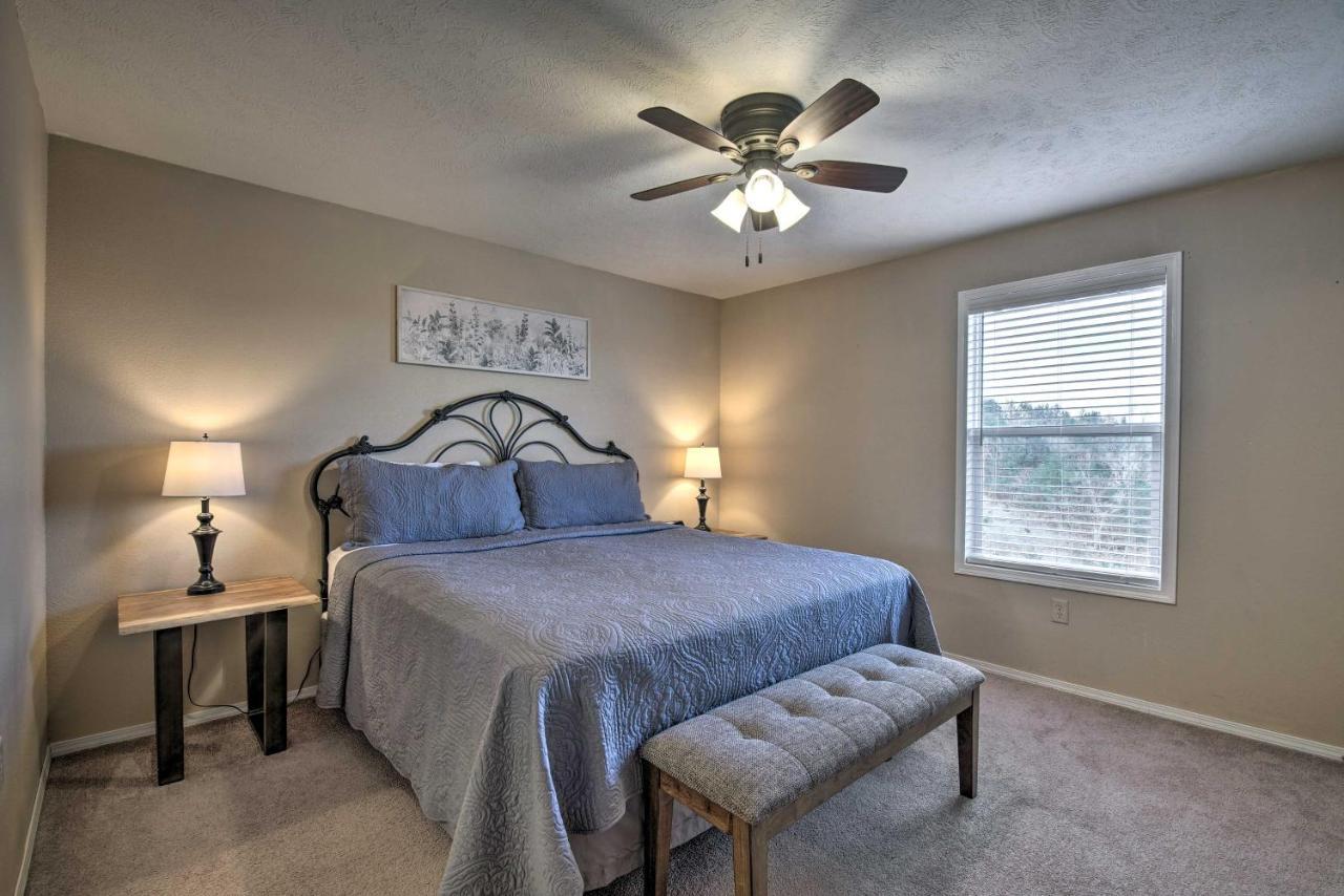 Branson Escape With Shared Pool, 5 Mi To Lake! Exteriör bild